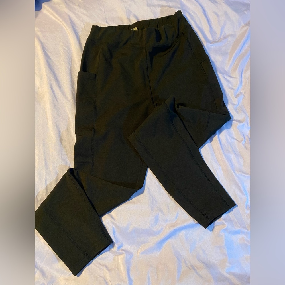 Black side pocket leggings